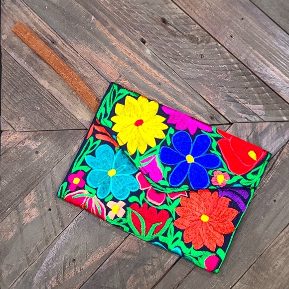 Handbags - Mexican Artisinal Floral Embroidered Handmade zipper & button clutch/wristlet